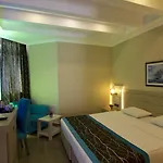 منتجع Kaila 5*